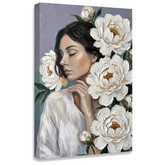 Tablou cu portret feminin și flori albe pe pânză — vizualizare 3D a canvasului cu șasiu din lemn vizibil, Papilora Premium Art.