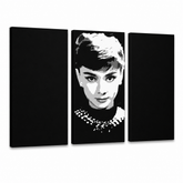 Tablou POP ART pictat manual Audrey HEPBHURN 3 bucată ah – Vizualizare 3D a tabloului pictat manual pe fundal alb. Culori dominante: negru, alb, gri.
