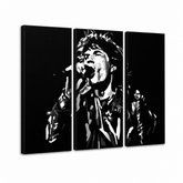 Tablou POP ART pictat manual Mick Jagger 3 bucăți mick – Vizualizare 3D a tabloului pictat manual pe fundal alb. Culori dominante: negru, alb, gri.