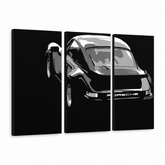 Tablou POP ART pictat manual PORSCHE 911 3 bucăți por4 – Vizualizare 3D a tabloului pictat manual pe fundal alb. Culori dominante: negru, alb, gri.