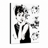 Tablou POP ART pictat manual a lui Audrey Hepburn ah6 – Vizualizare 3D a tabloului pictat manual pe fundal alb. Culori dominante: negru, gri, roz.