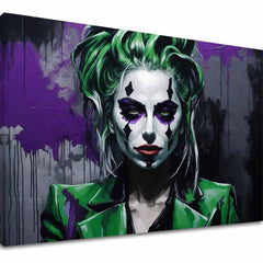 O pânză imprimată cu un portret feminin stilizat Joker, cu păr verde și machiaj dramatic, pe un fundal violet și negru, vizibilă pe un șasiu de lemn Papilora.