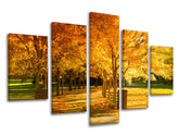 Clasic tablou pe pânză cu motivul copaci, gard, peisaj, natură în portocaliu-verde nuanțe, atmosferă liniștită, natură, execuție multi-panou – principală