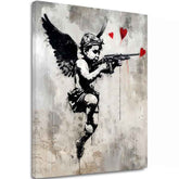 Tabloul pe pânză, cu un Cupidon înaripat, de culoare neagră, trăgând cu o mitralieră spre inimi roșii, pe un fundal gri-bej, este o piesă de artă modernă Papilora.