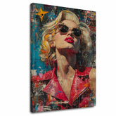 Modern tablou pe pânză cu motivul Marilyn Monroe - Ikona v žiari svetiel în roșu-albastru nuanțe, glorie și iconografie | Tablou Marilyn Monroe - Ikona v žiari svetiel – principală