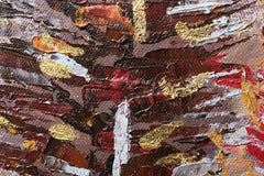 O vedere de aproape a picturii, evidențiind textura bogată și compoziția detaliată a copacilor stilizați în nuanțe de roșu, auriu și maro, Papilora.