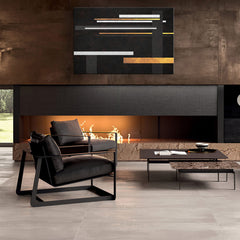 Modern tablou pe pânză cu motivul Lost Movement în violet-albastru nuanțe agățat în interiorul sufragerie, atmosferă sofisticată, impresie de lux – interior