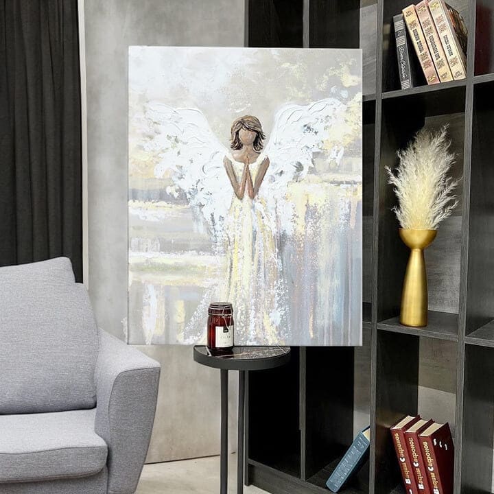 În stil scandinav tablou pe pânză cu motivul Modlitba, înger, hartă, motiv religios în alb-bej nuanțe, atmosferă liniștită, potrivit pentru dormitor – produs