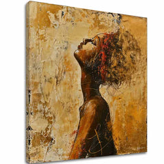 Imagine elegantă a unei femei Ascunsă în gânduri