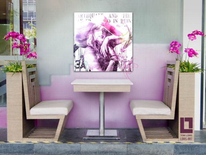 Art deco tablou cu motivul femeie, flori, natură în alb-violet nuanțe | Brisk, decorațiune de perete – previzualizare