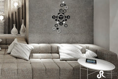 Modern tablou pe pânză cu motivul HEXAGON, motiv pentru copii în alb-argintiu nuanțe agățat în interiorul birou, atmosferă liniștită, timp și minimalism – interior
