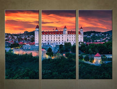 Clasic tablou cu motivul SLOVACIA, castel, apus de soare în alb-violet nuanțe | HD Tablou de perete SLOVACIA, natură – previzualizare