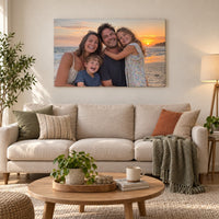 Tablou din fotografie pe pânză deasupra canapelei în living – fotografie de familie din vacanță