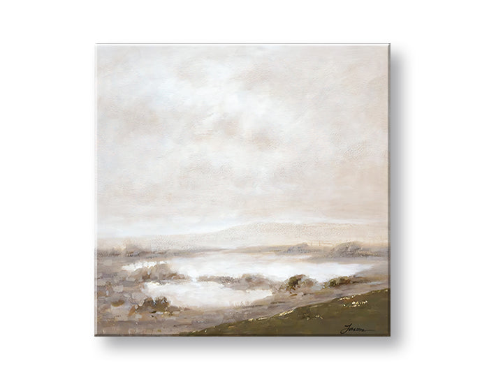 Modern tablou pe pânză cu motivul ceață ușoară, cer, peisaj în alb-bej nuanțe, atmosferă liniștită, natură și minimalism, potrivit pentru dormitor – principală