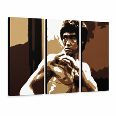Tablou POP ART pictat manual AL Bruce Lee 3 piese lee – Vizualizare 3D a tabloului pictat manual pe fundal alb. Culori dominante: maro, bej, negru, auriu, alb.