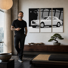 Tablou POP ART pictat manual BENTLEY 3 buc îndoit – tablou într-un interior modern masculin, vizualizare lifestyle. Culori dominante: alb, negru, gri.
