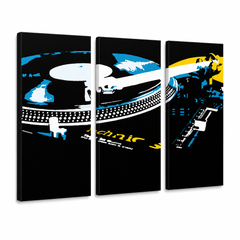 Tablou POP ART pictat manual DJ 3 buc dj3 – Vizualizare 3D a tabloului pictat manual pe fundal alb. Culori dominante: negru, albastru, galben, alb.