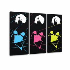 Tablou POP ART pictat manual Trei femeie sexy 3 bucăți 3s – Vizualizare 3D a tabloului pictat manual pe fundal alb. Culori dominante: negru, albastru, roz, galben.