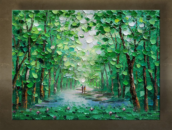 Pictat manual tablou pe pânză cu motivul pădure, copaci, potecă, cuplu, flori în alb-albastru nuanțe, atmosferă liniștită, natură și pace și echilibru – principală
