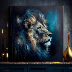 Art deco tablou pe pânză cu motivul PREMIUM ART - Lion's Strength and Grace, leu în albastru-portocaliu nuanțe, atmosferă maiestuoasă, potrivit pentru birou – produs