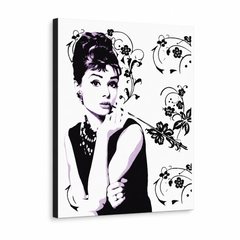 Tablou POP ART pictat manual a lui Audrey Hepburn ah5 – Vizualizare 3D a tabloului pictat manual pe fundal alb. Culori dominante: negru, alb, mov.