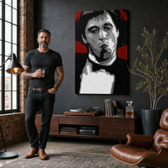 Tablou POP ART pictat manual AL PACINO 70x100 cm – tablou într-un interior modern masculin, vizualizare lifestyle. Culori dominante: červená, čierna, sivá, biela.