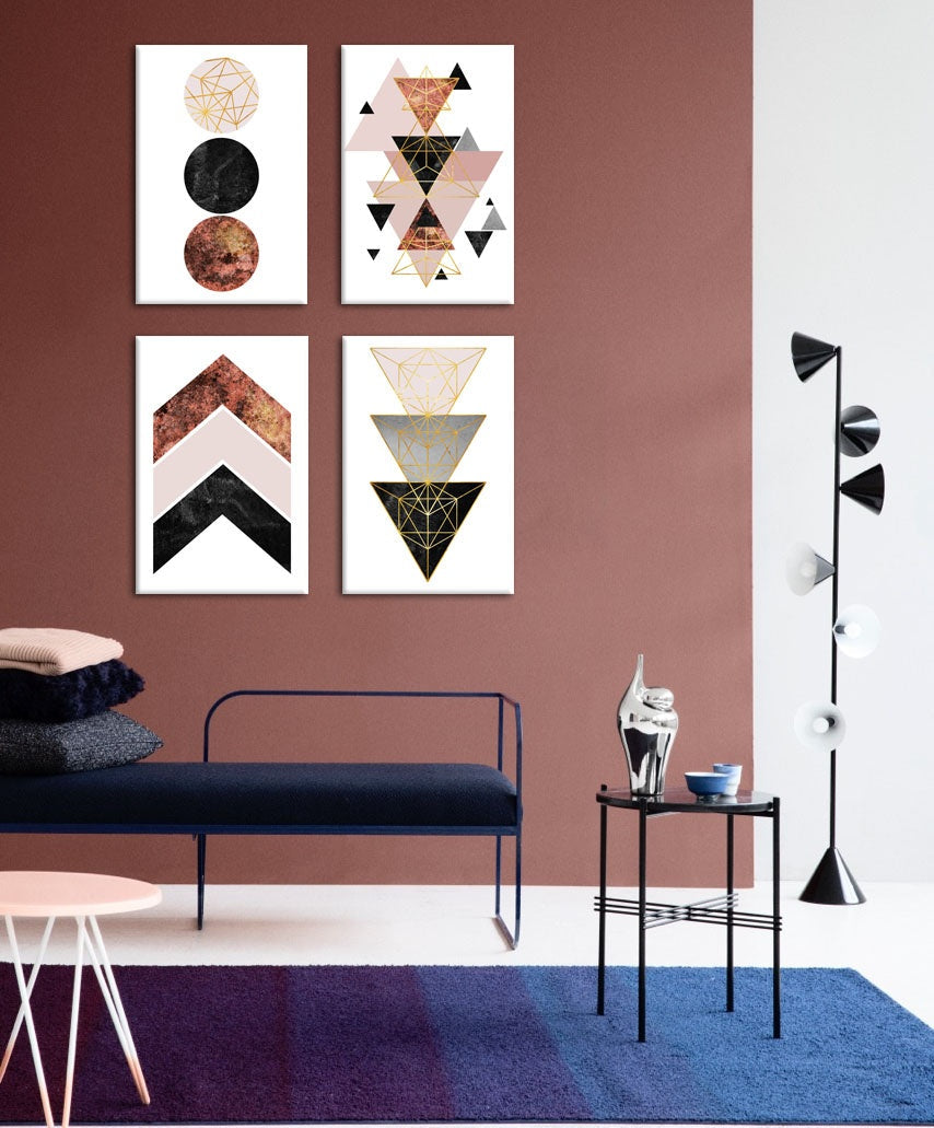 Geometric tablou pe pânză cu motivul Three-Way Feeling în alb-roz nuanțe agățat în interiorul sufragerie, atmosferă sofisticată | Tablou de perete Three-Way Feeling – interior