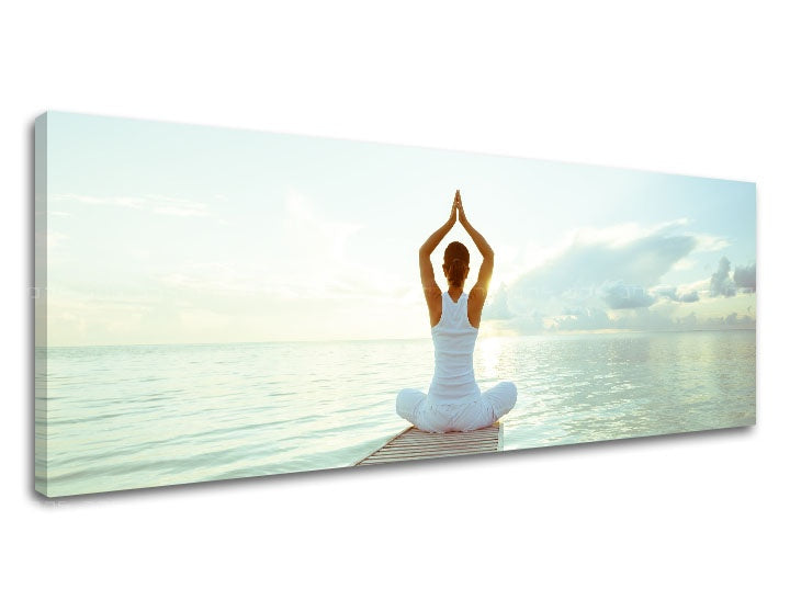 În stil boho tablou pe pânză cu motivul JOGA, ocean, apus de soare, motiv inspirațional, hartă în alb-albastru nuanțe, atmosferă liniștită, potrivit pentru sufragerie – principală