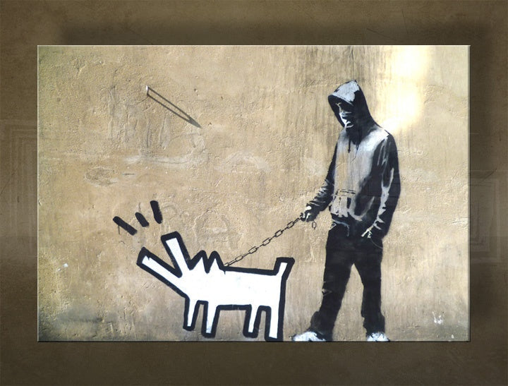 Pop art tablou cu motivul Street ART – Banksy, câine, mare și plajă în violet-albastru nuanțe | Tablou pe pânză Street ART – Banksy – previzualizare