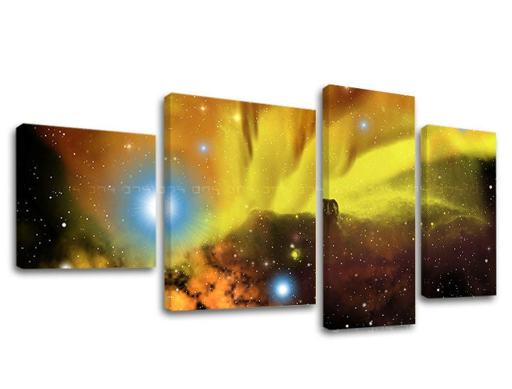Clasic tablou pe pânză cu motivul stele, galaxie, peisaj, hartă, natură în alb-portocaliu nuanțe, atmosferă eterică, natură, execuție multi-panou – principală