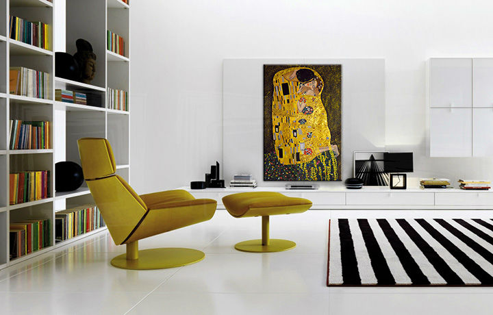 Geometric tablou pe pânză cu motivul BOZK – Gustav Klimt 11, motiv religios, natură în alb-auriu nuanțe agățat în interiorul sufragerie – interior