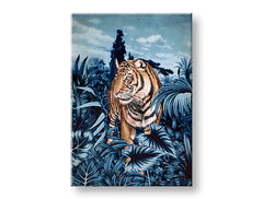 Pop art tablou pe pânză cu motivul TIGER V PRÍRODE 001, tigru, copaci, cer, nori în alb-albastru nuanțe, atmosferă liniștită, potrivit pentru sufragerie – principală