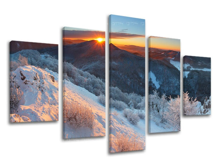 Clasic tablou pe pânză cu motivul SLOVACIA, munți, zăpadă, copaci, soare în alb-albastru nuanțe, atmosferă liniștită, natură și singurătate, execuție multi-panou – principală [XOBSK007E50]