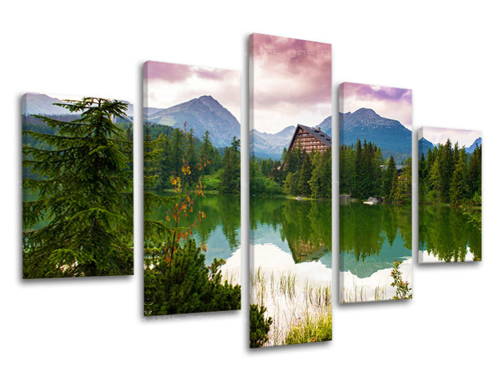 Clasic tablou pe pânză cu motivul SLOVACIA, munte, lac, pădure, natură în violet-roz nuanțe, atmosferă liniștită, natură și singurătate, execuție multi-panou – principală
