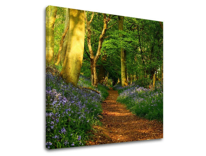 Clasic tablou pe pânză cu motivul copaci, peisaj, flori, hartă, natură în violet-verde nuanțe, atmosferă liniștită, natură și atmosferă de primăvară – principală