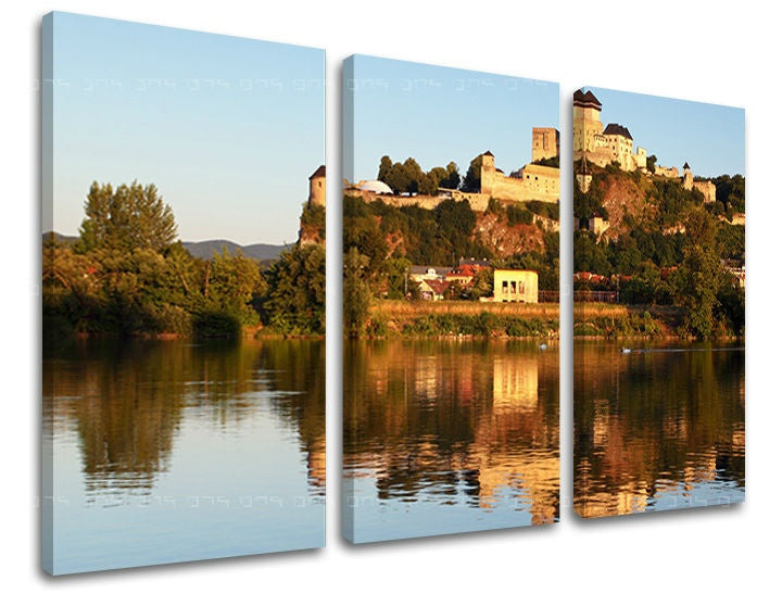 Clasic tablou pe pânză cu motivul SLOVACIA, castel, râu, copaci, cer în albastru-verde nuanțe, atmosferă liniștită, natură, potrivit pentru sufragerie – principală