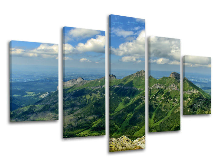 Clasic tablou pe pânză cu motivul SLOVACIA, munți, cer, nori, peisaj în alb-albastru nuanțe, atmosferă liniștită, natură și aventură – principală