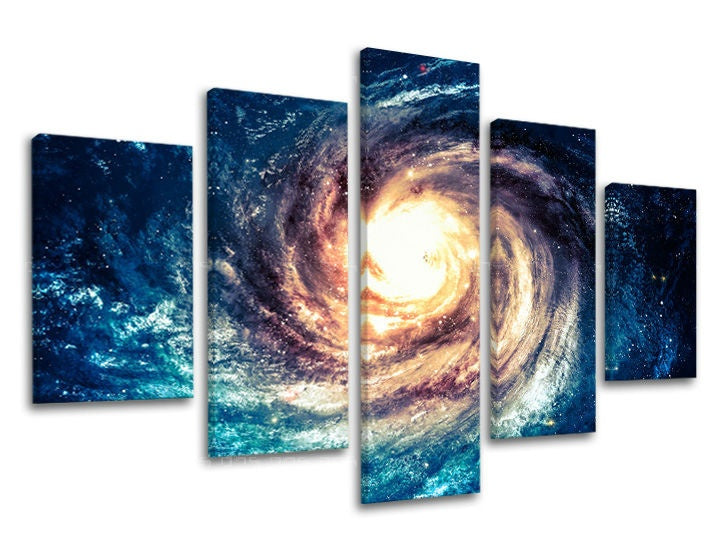 Clasic tablou pe pânză cu motivul galaxie, stele, univers în violet-albastru nuanțe, atmosferă maiestuoasă, execuție multi-panou, potrivit pentru sufragerie – principală