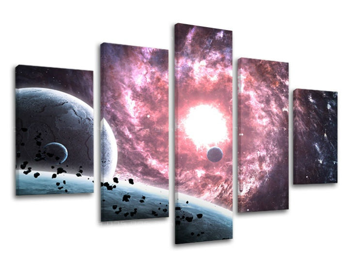 Clasic tablou pe pânză cu motivul stele, galaxie, peisaj, natură, univers în alb-violet nuanțe, atmosferă maiestuoasă, execuție multi-panou – principală