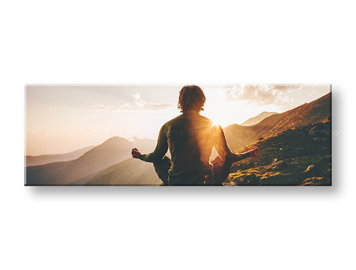 În stil boho tablou pe pânză cu motivul JOGA, munți, soare, cer, motiv inspirațional în portocaliu-auriu nuanțe, atmosferă liniștită, potrivit pentru sufragerie – principală