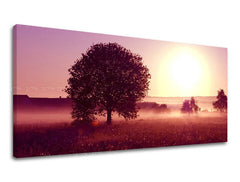 Clasic tablou pe pânză cu motivul PANORAMĂ APUS DE SOARE, copac, východ soare, ceață ușoară, câmp în violet-roz nuanțe, atmosferă liniștită, potrivit pentru dormitor – principală