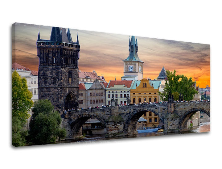 Vintage tablou pe pânză cu motivul Panoráma ORAȘ PRAHA, Praha, arhitectură, peisaj, motiv urban în violet-portocaliu nuanțe, potrivit pentru birou – principală