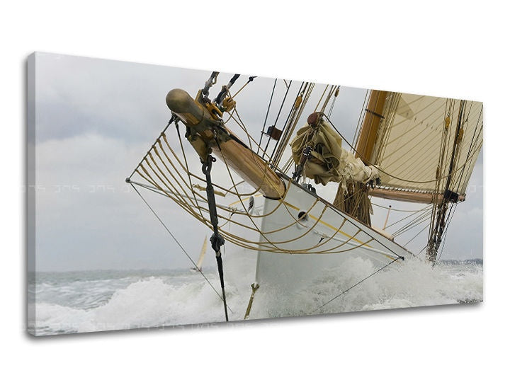 Clasic tablou pe pânză cu motivul PANORAMĂ PLAJĂ, barcă cu pânze, ocean, motiv de călătorie, mare și plajă în alb-bej nuanțe, potrivit pentru birou de lucru – principală