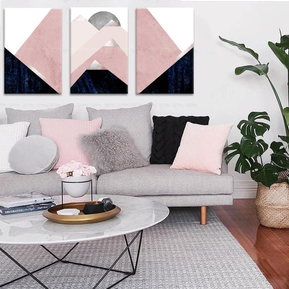 Industrial tablou pe pânză cu motivul Pathological Mind, munți în alb-roz nuanțe agățat în interiorul sufragerie, atmosferă liniștită, natură și minimalism – interior