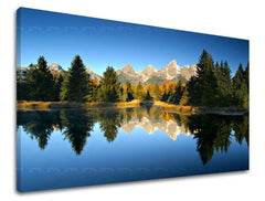 Pop art tablou pe pânză cu motivul munți, lac, copaci, cer, peisaj în alb-albastru nuanțe, atmosferă liniștită, natură și singurătate, potrivit pentru sufragerie – principală