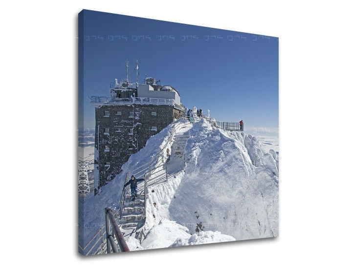 Clasic tablou pe pânză cu motivul SLOVACIA, zăpadă, schody, peisaj, natură în alb-albastru nuanțe, atmosferă liniștită, natură și singurătate, potrivit pentru birou de lucru – principală