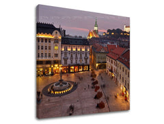 Clasic tablou pe pânză cu motivul SLOVACIA, castel, arhitectură, motiv pentru copii, hartă în violet-portocaliu nuanțe, atmosferă liniștită, potrivit pentru hol – principală