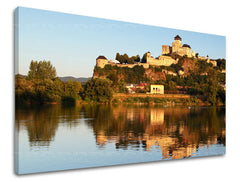 Clasic tablou pe pânză cu motivul SLOVACIA, castel, râu, copaci, arhitectură în bej-albastru nuanțe, atmosferă liniștită, potrivit pentru birou – principală