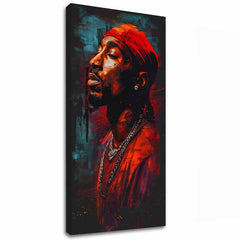 Pictat manual tablou pe pânză cu motivul Tupac Shakur - Ikona za mikrofónom în roșu-negru nuanțe, atmosferă intensă | Tablou Tupac Shakur - Ikona za mikrofónom – principală