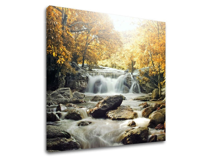 Clasic tablou pe pânză cu motivul CASCADE, cascadă, pădure, frunziș de toamnă, peisaj în alb-maro nuanțe, atmosferă liniștită, potrivit pentru sufragerie – principală